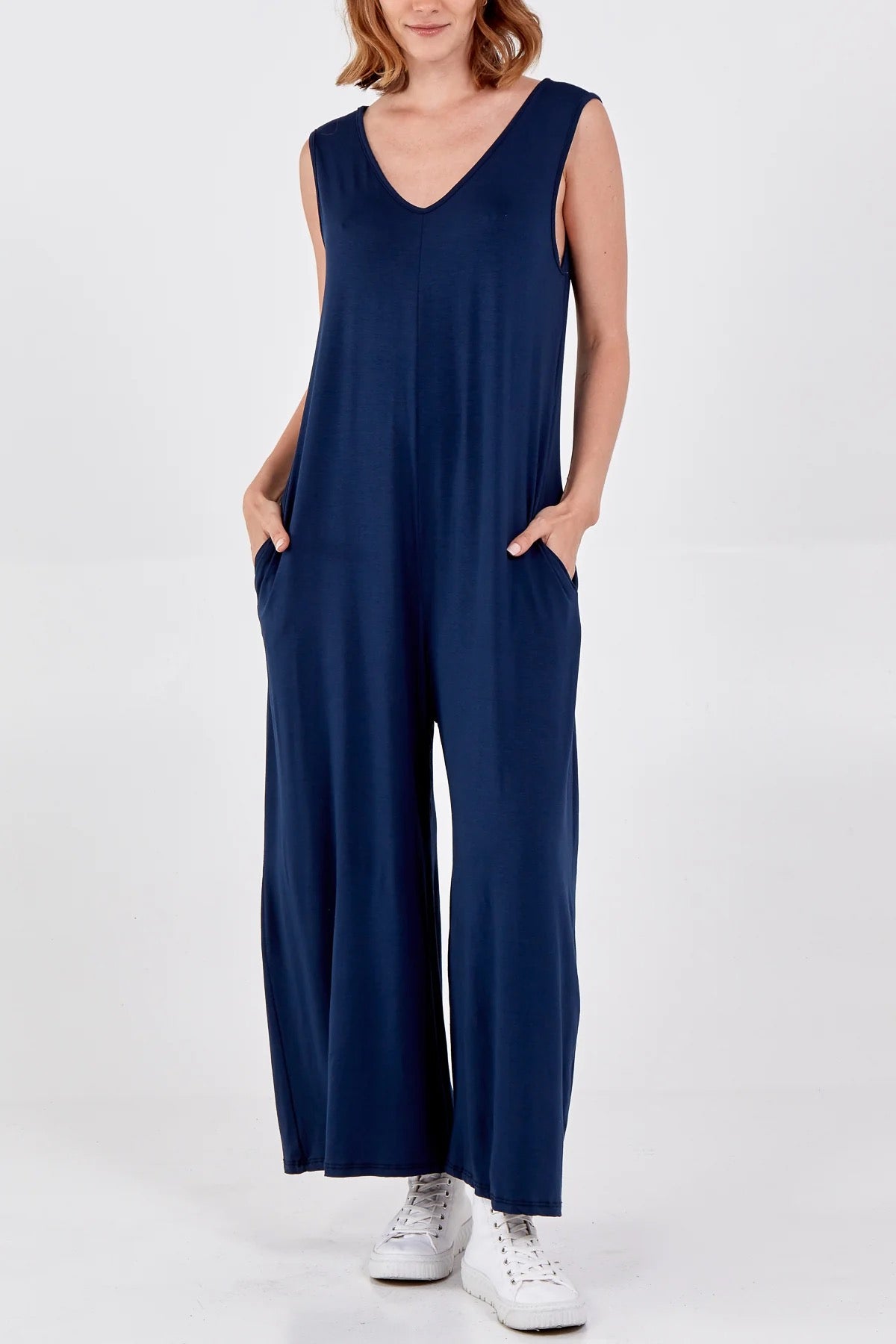 SLEEVELESS PLAIN V-NECK JUMPSUIT