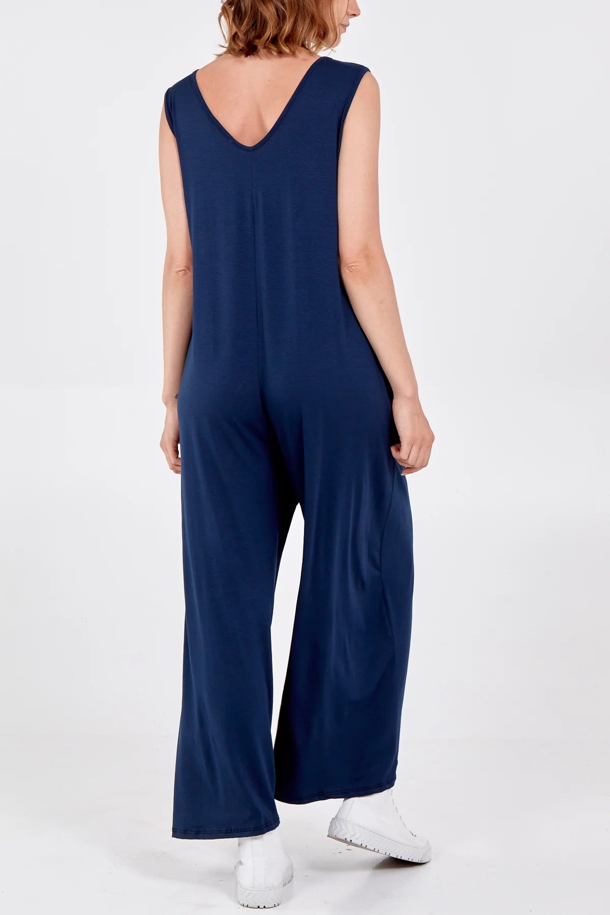 SLEEVELESS PLAIN V-NECK JUMPSUIT