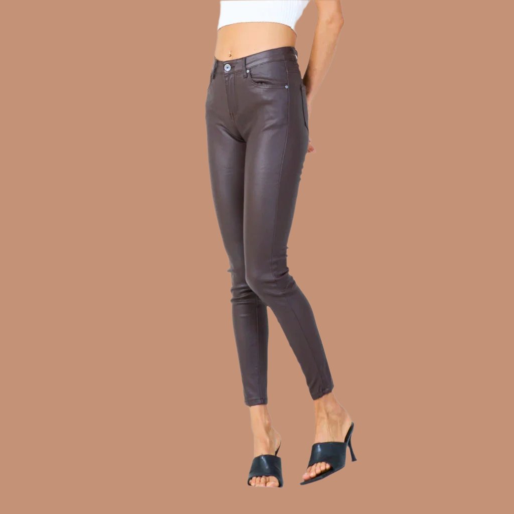 Sleek skinny jeans with five pockets