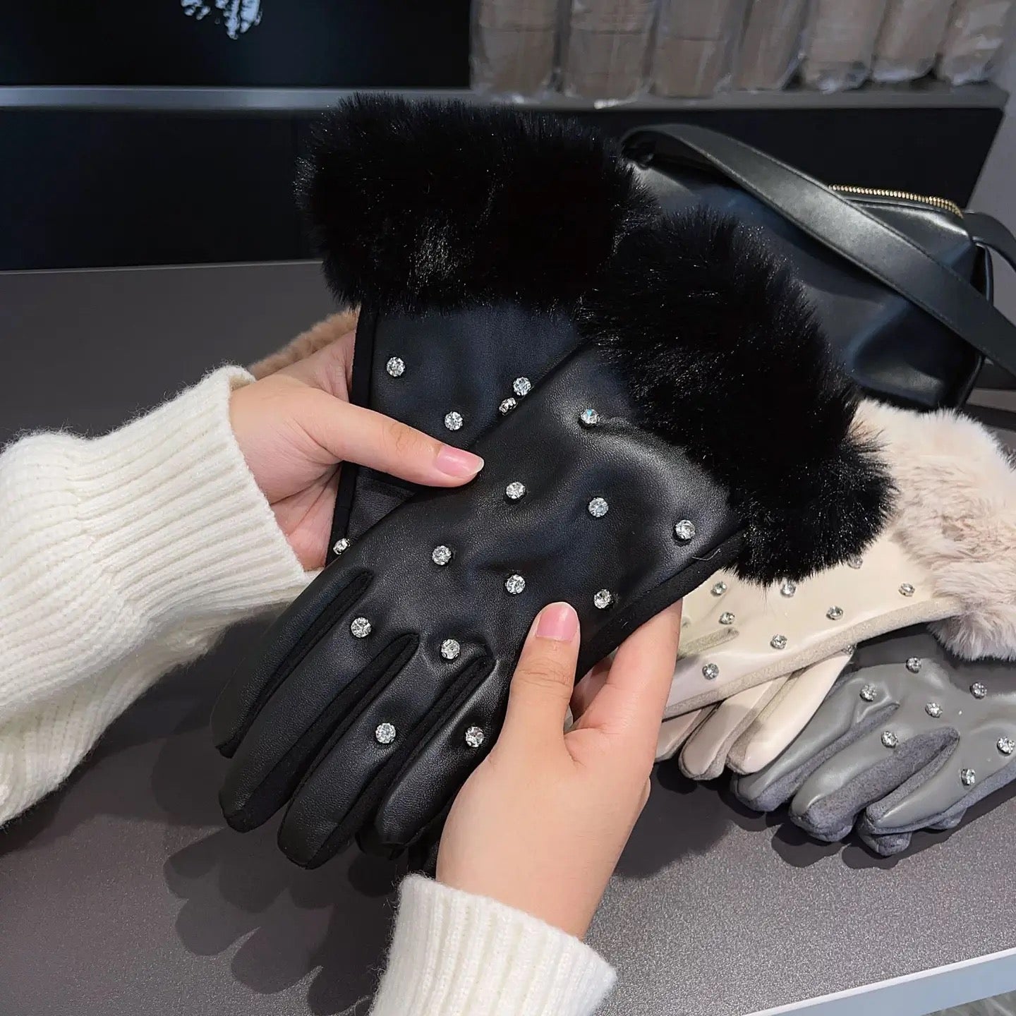 Crystals Adorned and Faux Fur Cuffs detailed Gloves LG002