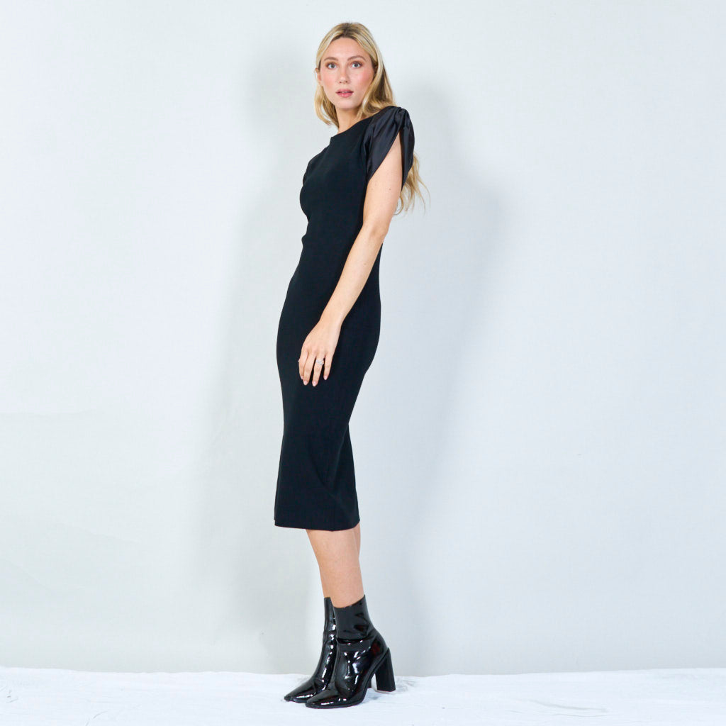 Elegant Puff Sleeve Midi Dress.